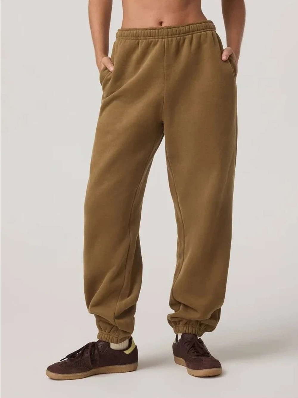 VUORI Restore Sweatpants in Rum L